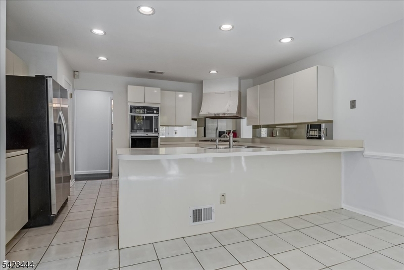 126 Worcester Dr