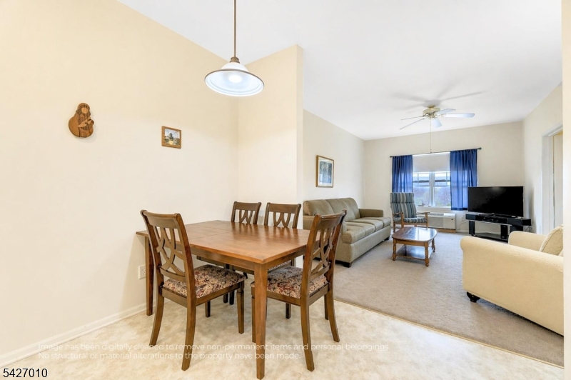 6412 Richmond Rd 6412
