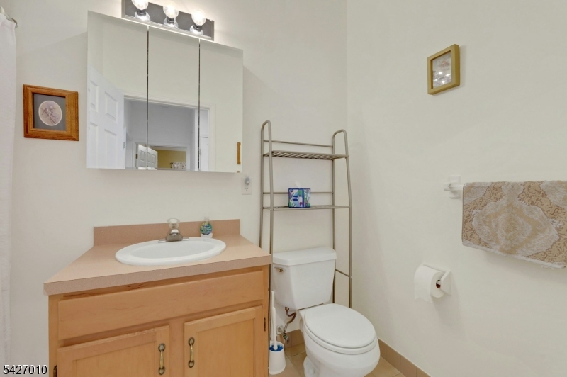 6412 Richmond Rd 6412