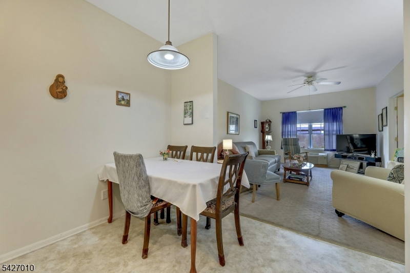 6412 Richmond Rd 6412