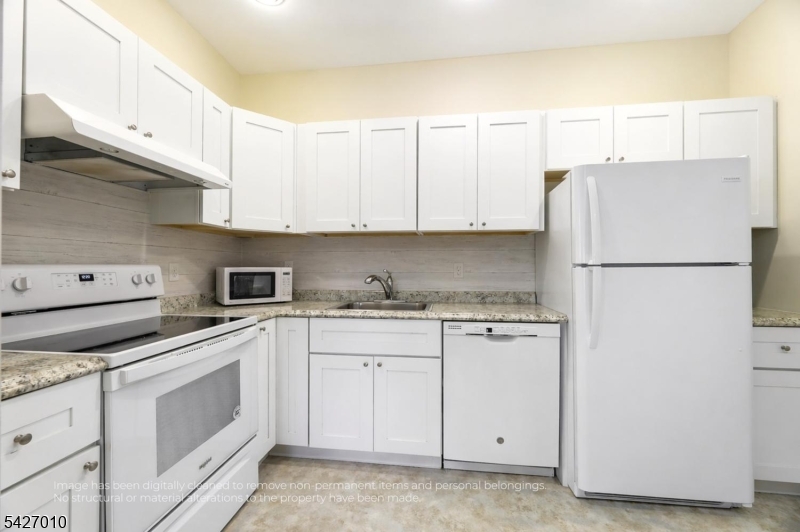 6412 Richmond Rd 6412