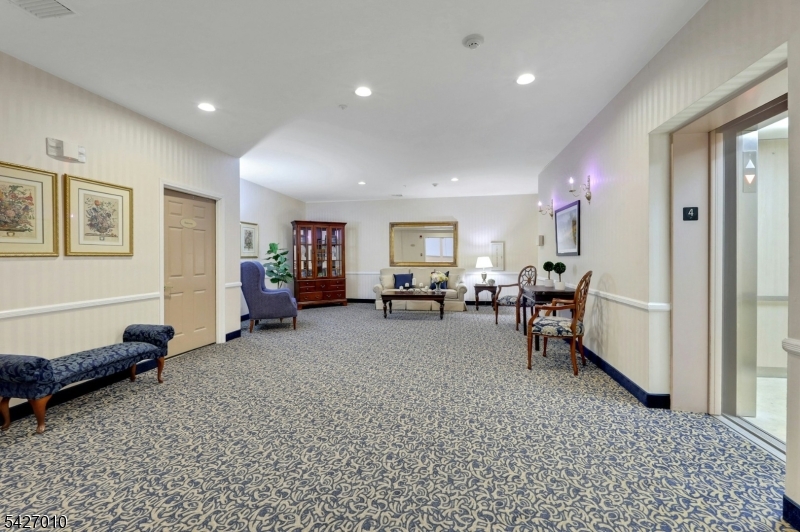 6412 Richmond Rd 6412