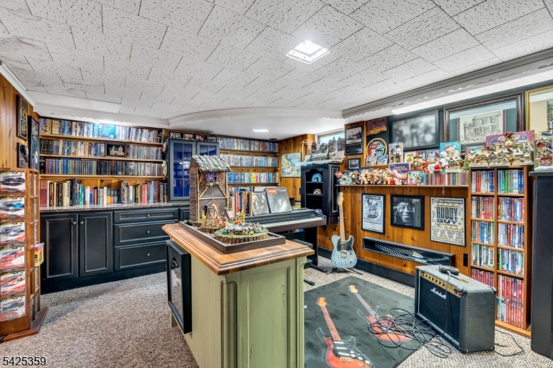 25 Columbia Ave