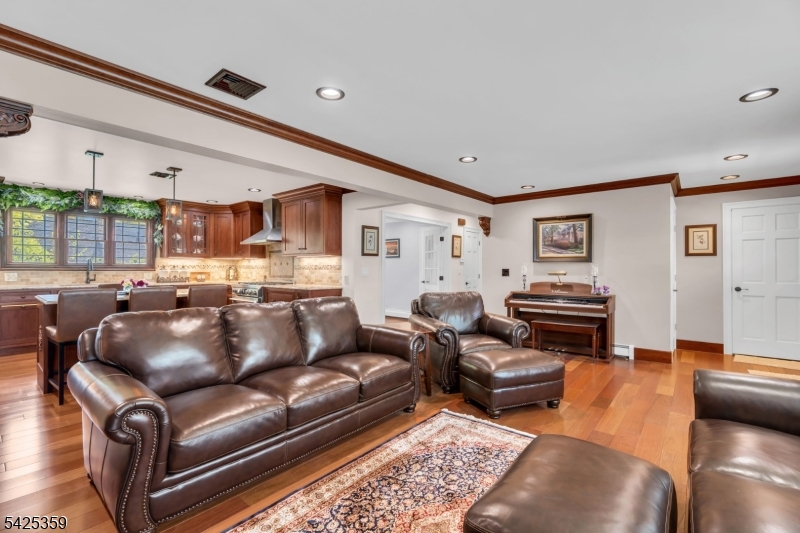 25 Columbia Ave