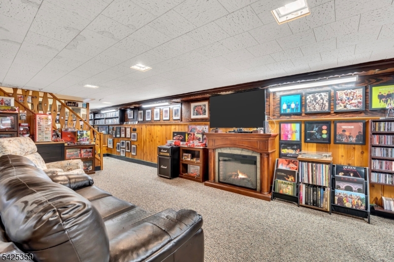 25 Columbia Ave