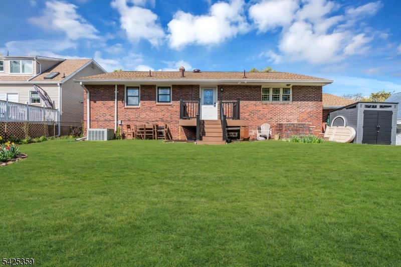 25 Columbia Ave