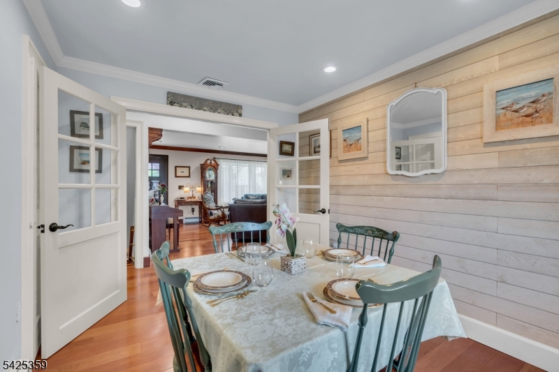 25 Columbia Ave