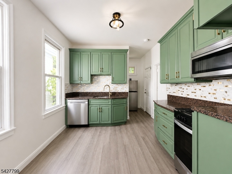 22 Harrison Ave 2