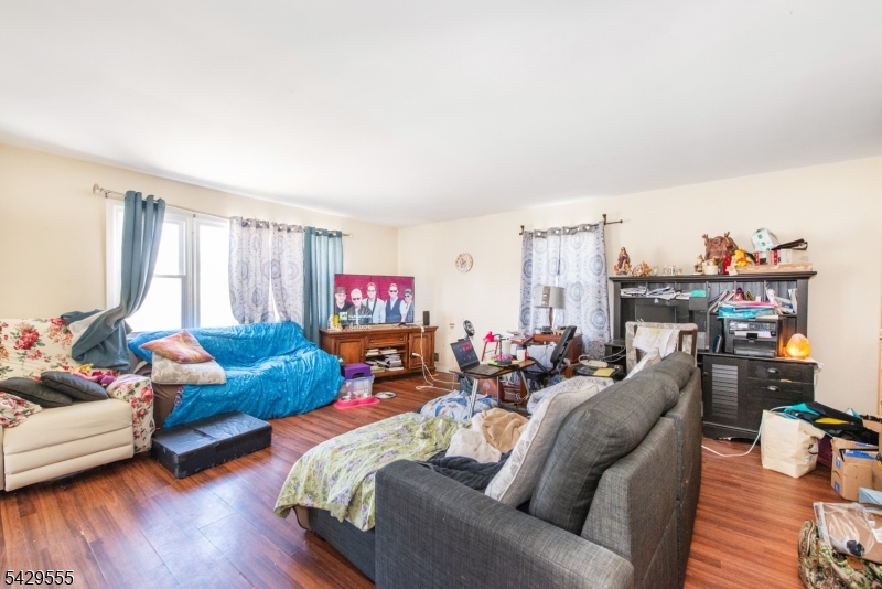 128 Highland Blvd