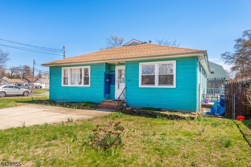 128 Highland Blvd