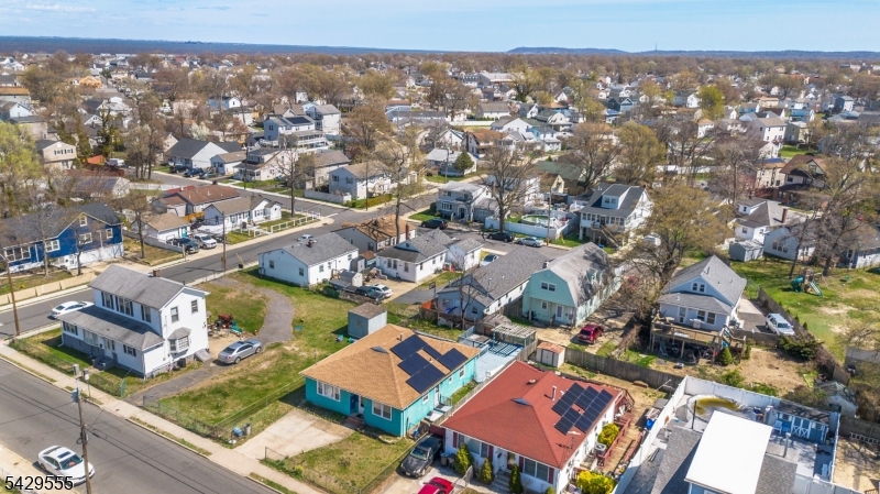 128 Highland Blvd