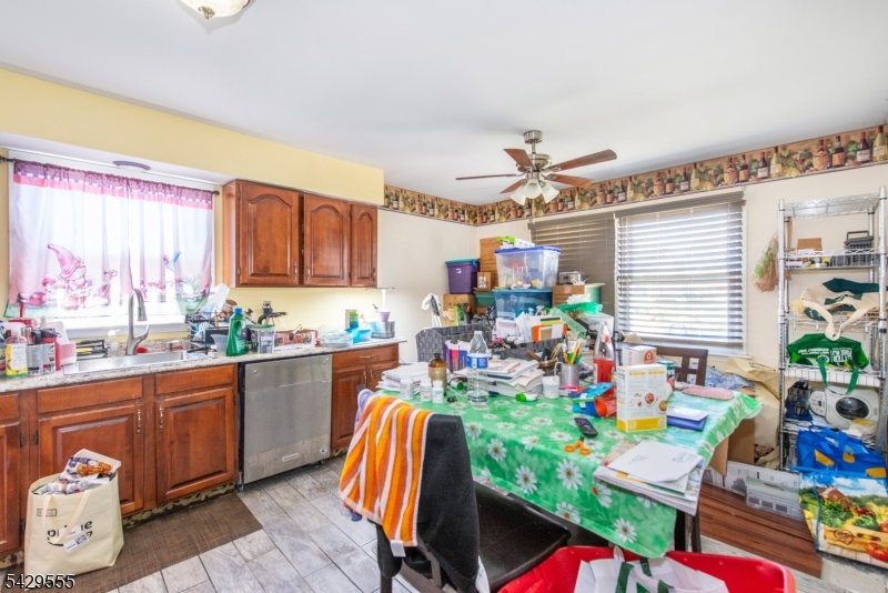 128 Highland Blvd