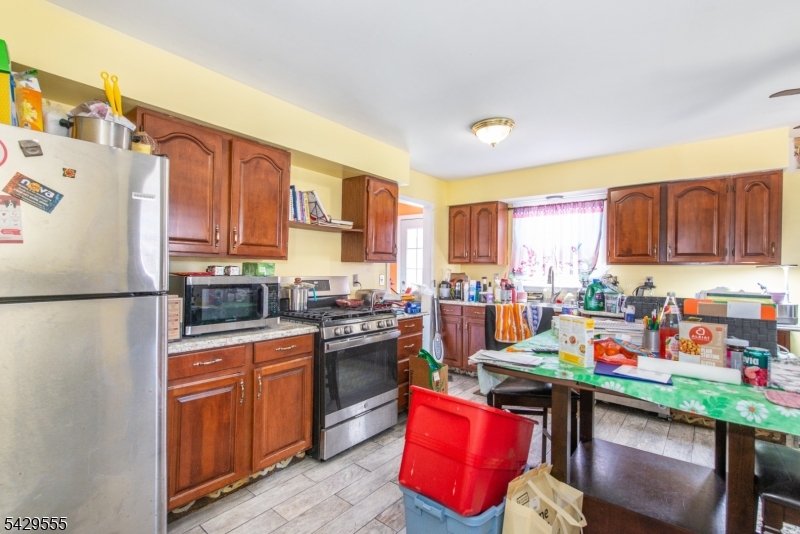 128 Highland Blvd