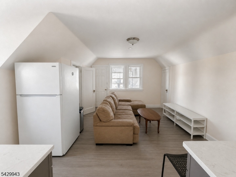 270 Pacific St 3