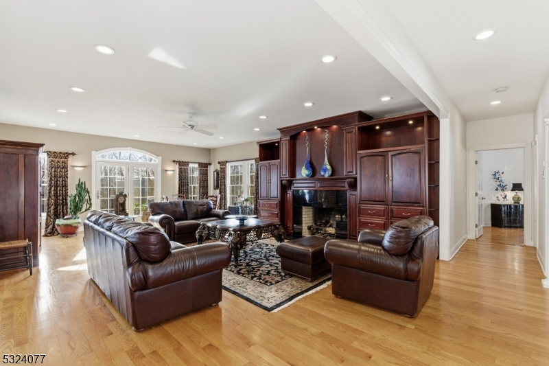 4 Deer Trail Rd