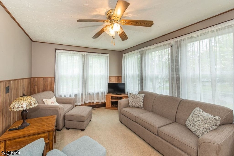 11 Oak Rd