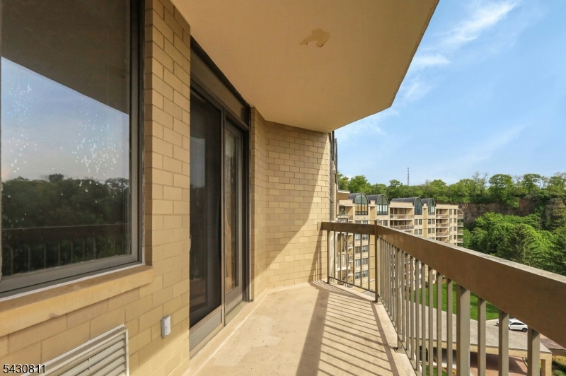 10 Smith Manor Blvd 804