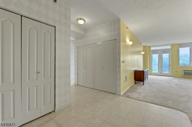 10 Smith Manor Blvd 804