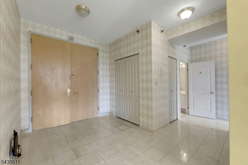 10 Smith Manor Blvd 804