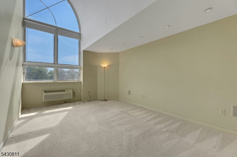 10 Smith Manor Blvd 804