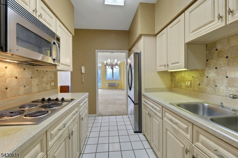 10 Smith Manor Blvd 804