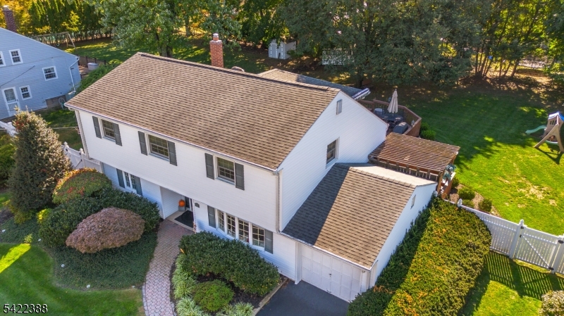 15 Ella Ln