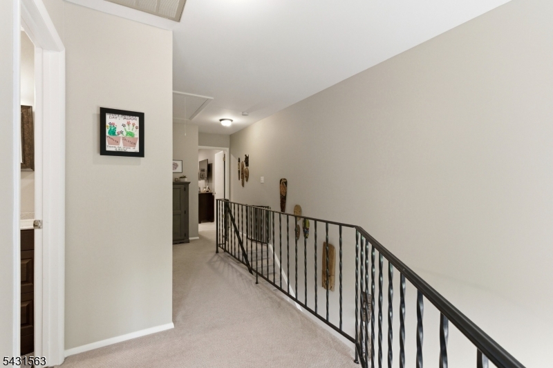 40 Lexington Ln D