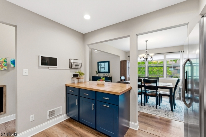40 Lexington Ln D