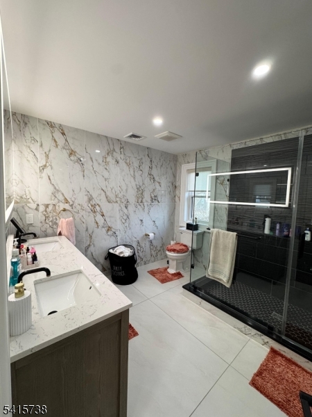 271 Bergen Blvd