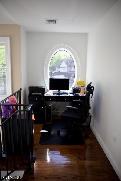 271 Bergen Blvd