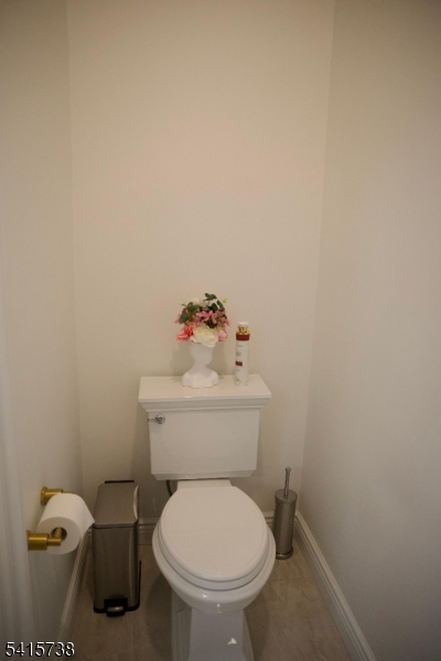 271 Bergen Blvd