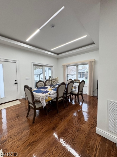 271 Bergen Blvd