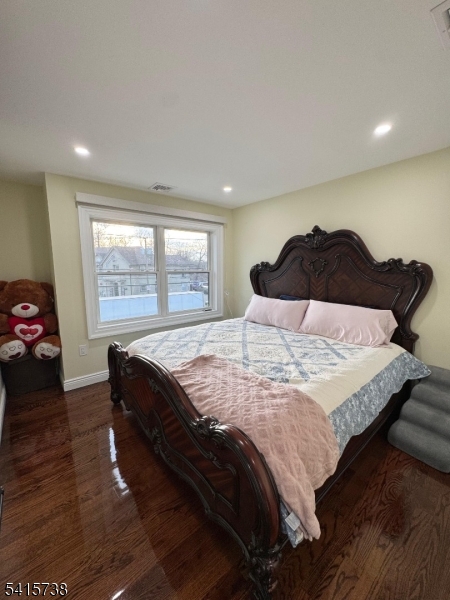 271 Bergen Blvd