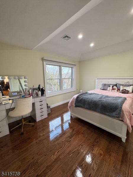 271 Bergen Blvd