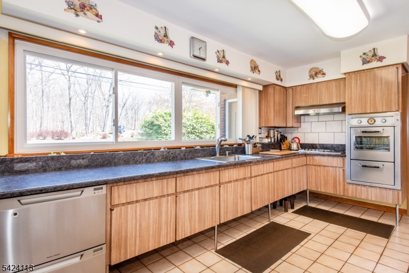 779 Berdan Ave