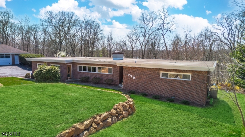 779 Berdan Ave