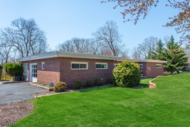 779 Berdan Ave