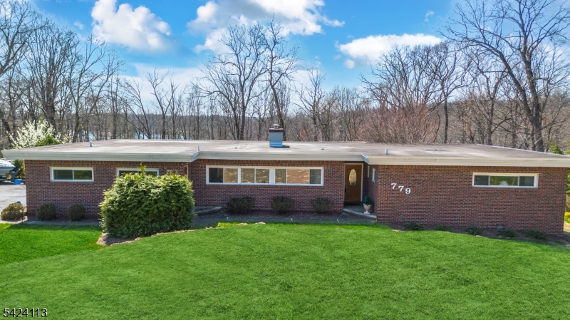 779 Berdan Ave