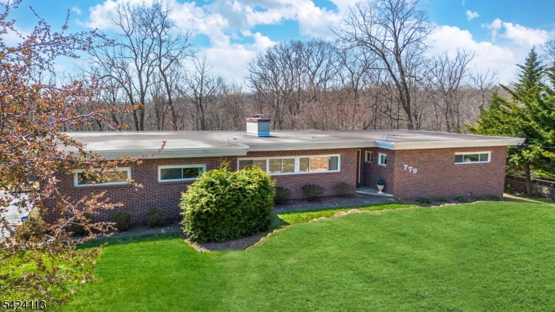 779 Berdan Ave