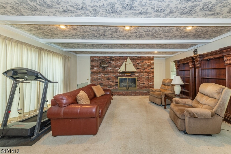 174 Pines Lake Dr E