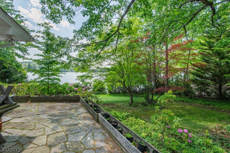 174 Pines Lake Dr E
