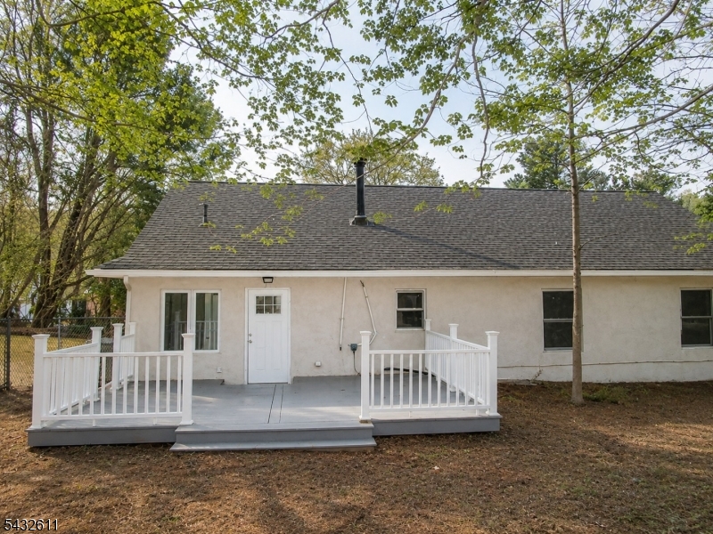 7 Lorettacong Dr