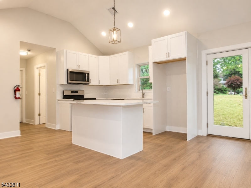 7 Lorettacong Dr