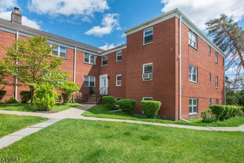 284 Claremont Ave A3