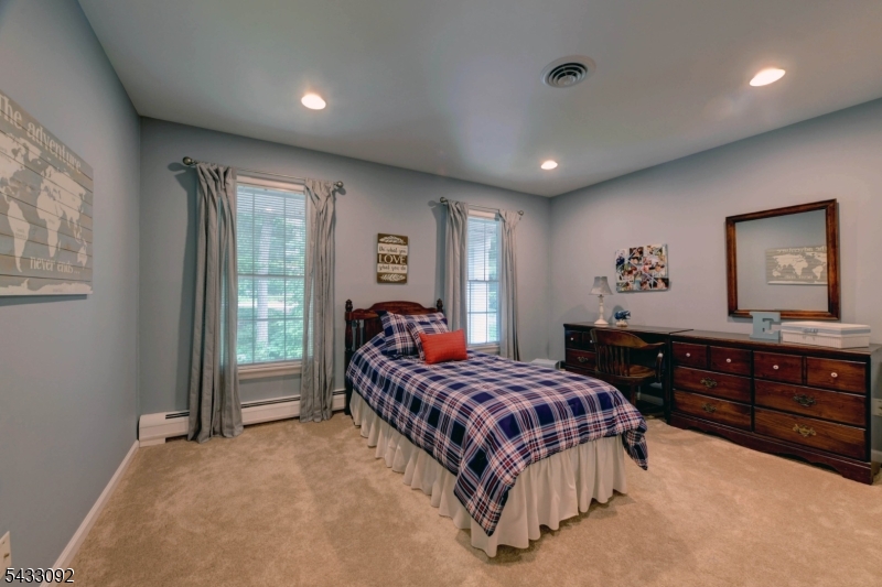 71 Cheshire Ln