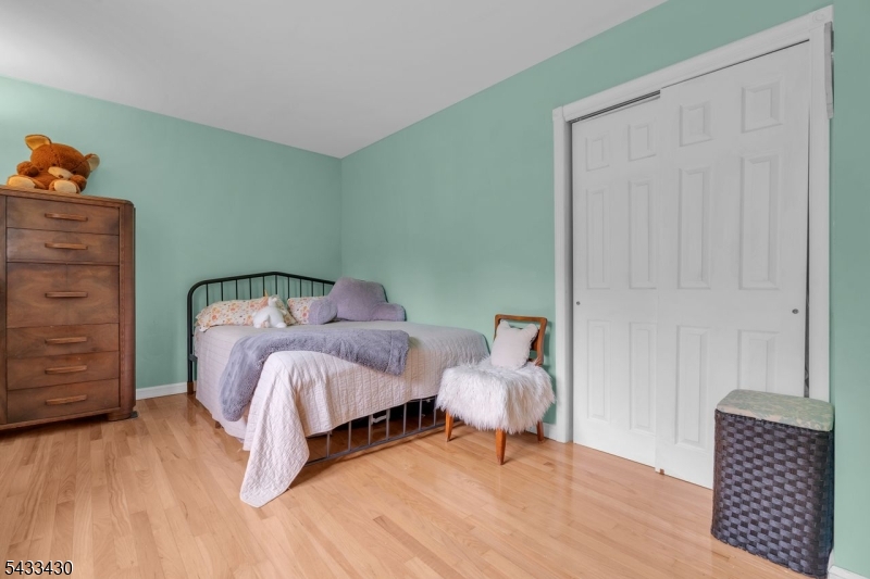 30 Laurel Dr