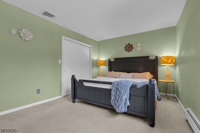 30 Laurel Dr