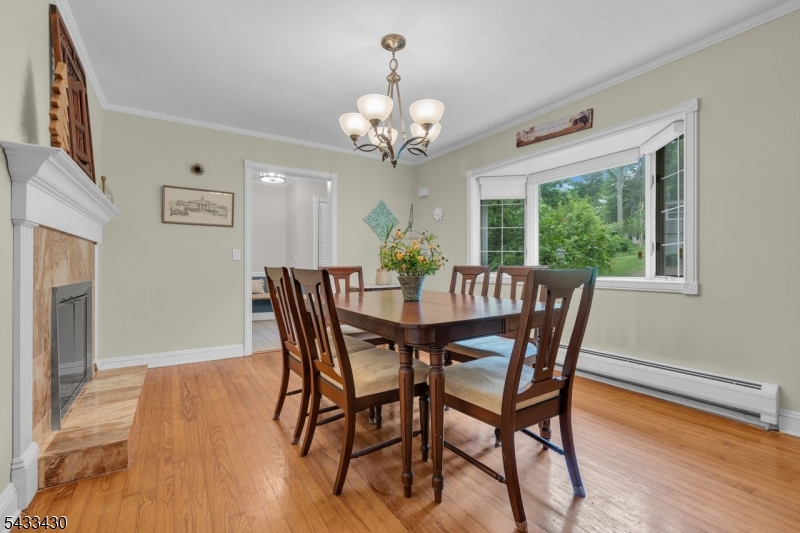 30 Laurel Dr