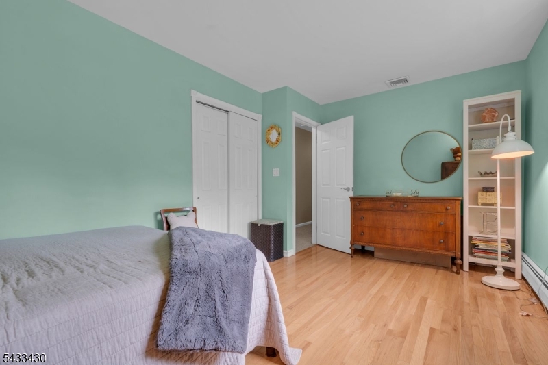 30 Laurel Dr