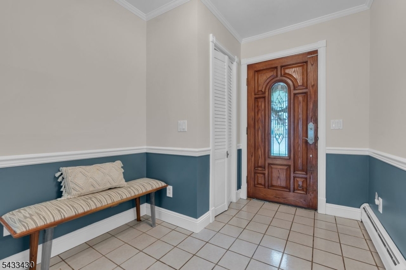 30 Laurel Dr